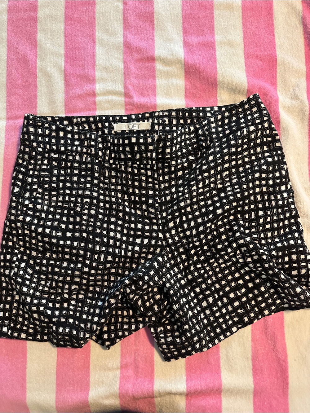 LOFT Black and White Geometric Print Shorts